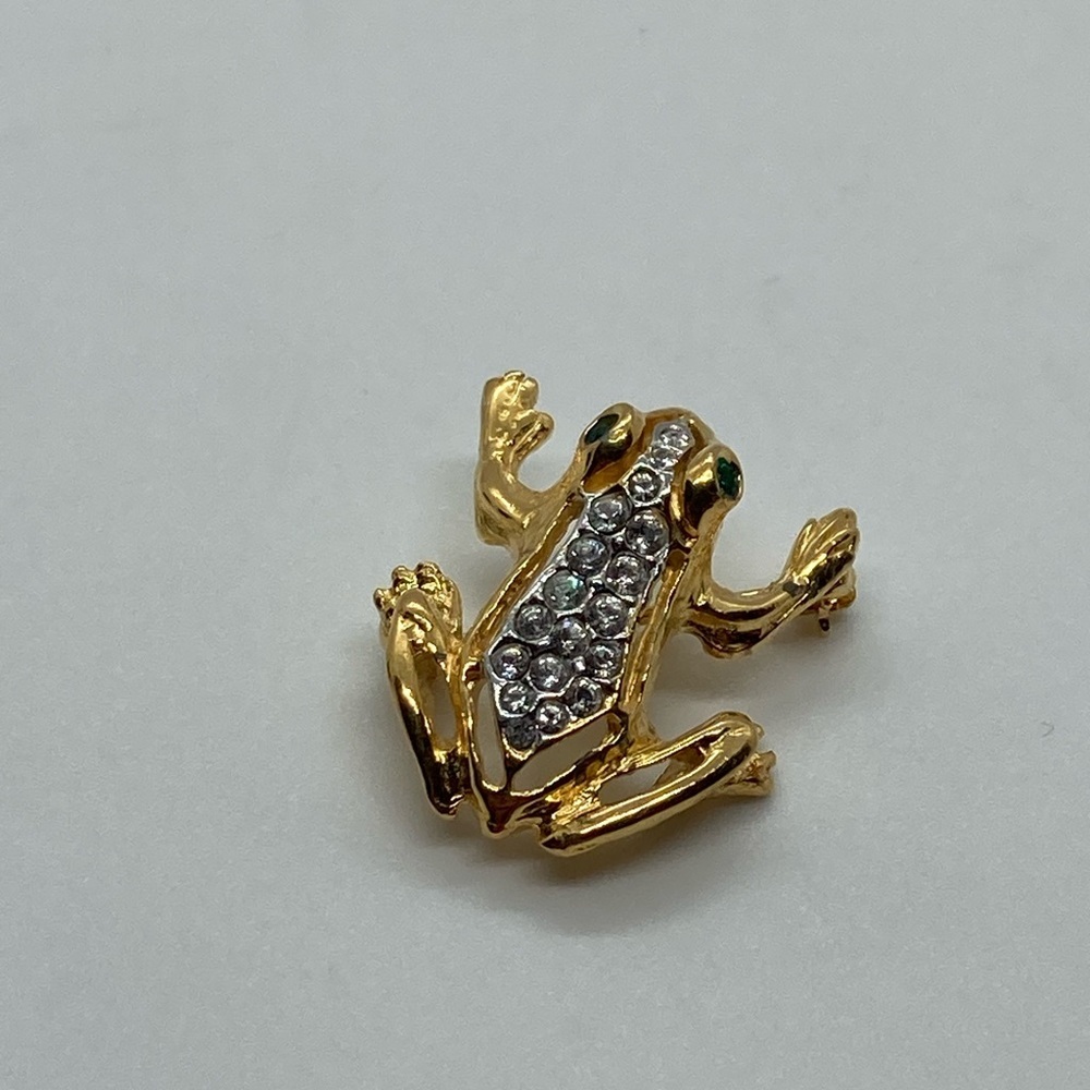 Vtg Green & White Rhinestone Gold Tone Metal Mini Frog Toad Brooch | .9” x .8” - Picture 3 of 9